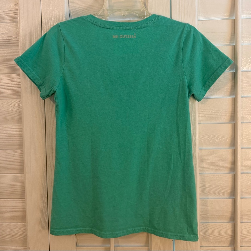 REI Bright Mint Green Graphic Short Sleeve V-Neck Tee, Women’s Small - Picture 3 of 6